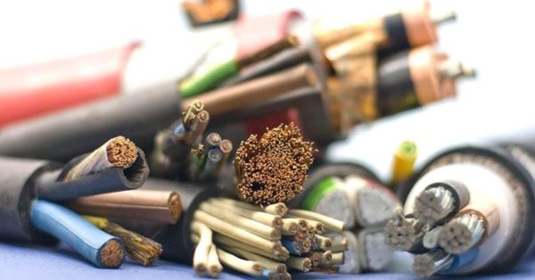 Sử dụng dây điện không đạt chuẩn